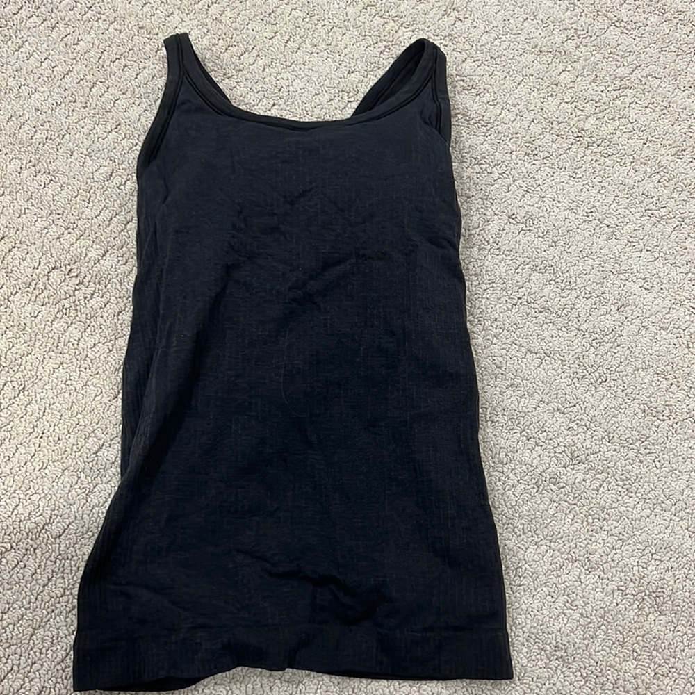 BEST ATHLETIC SHIRT!! SUPER COMFY +BUILT IN BRAS
